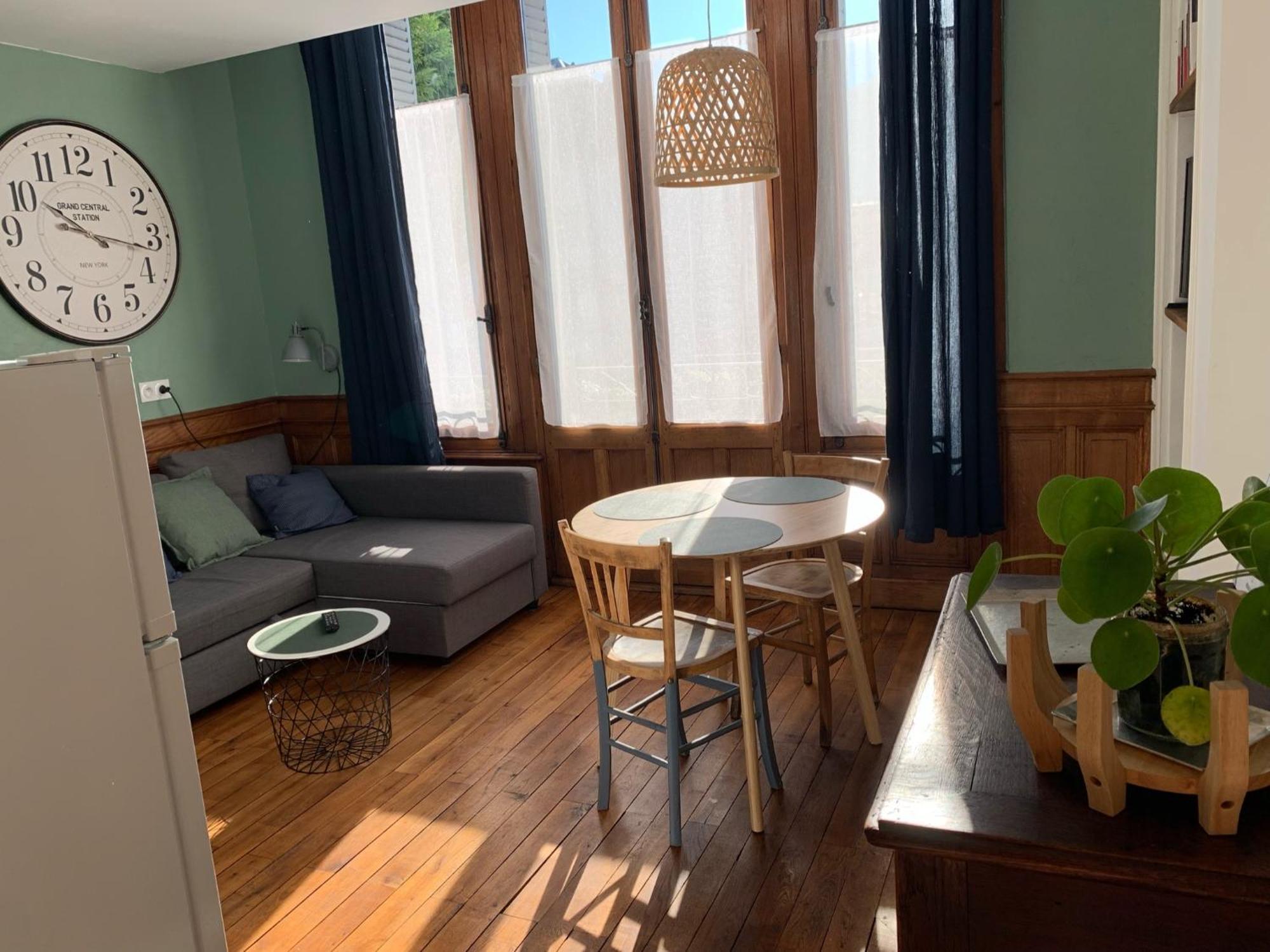 A Deux Pas De La Gare, La Maison Rouge 알베르빌 외부 사진